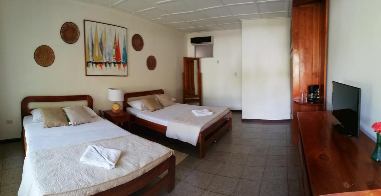 Hotel La Isla Parrita Ngoại thất bức ảnh